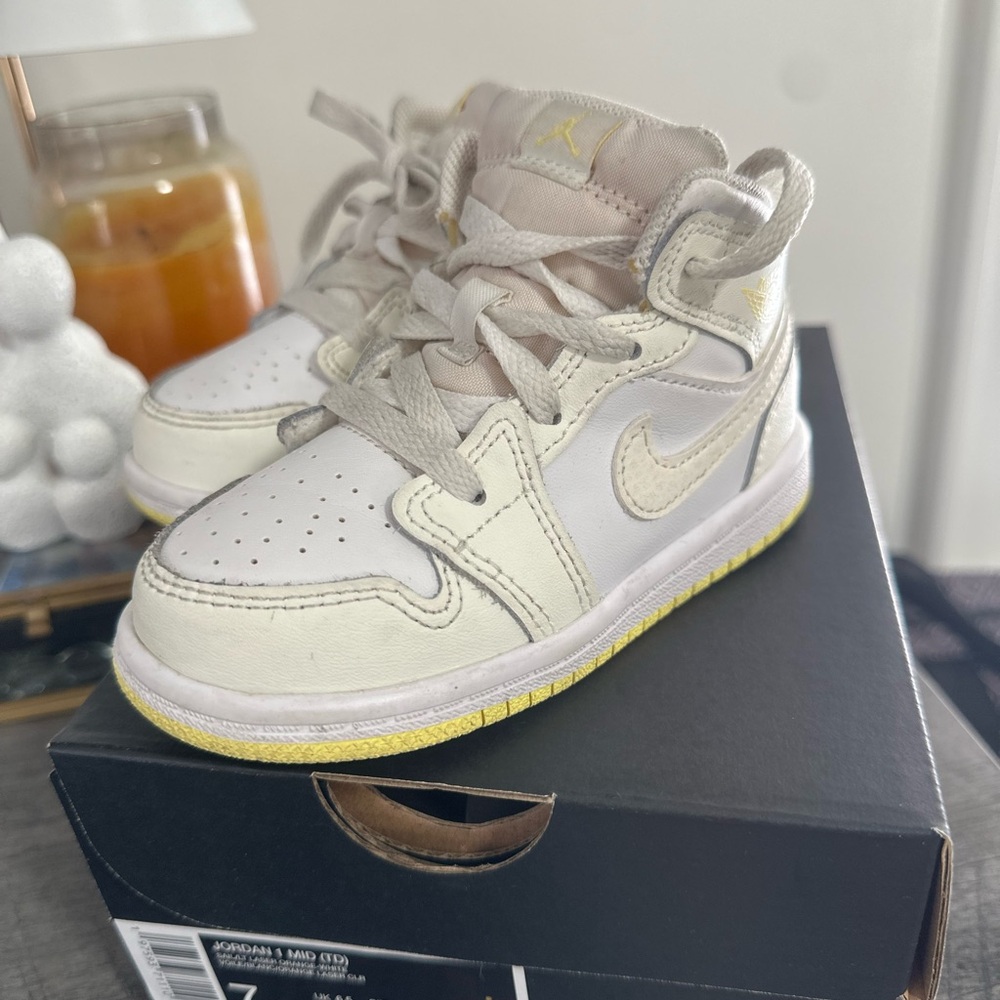 Jordan 1 Mid Toddler Sneakers - White and Yellow